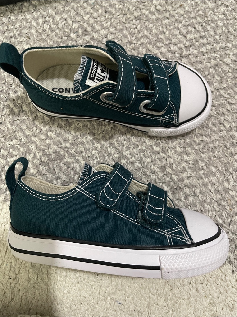 NEW- Converse - 7c or 8c - Picture 2 of 6